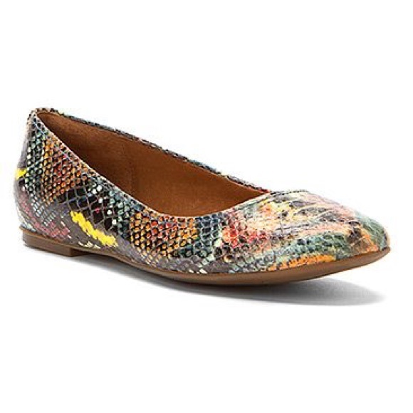 clarks snakeskin flats